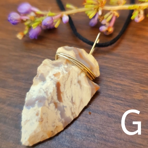 🌿 Natural Stone Arrowhead Necklace 🌿 - Picture 9 of 16